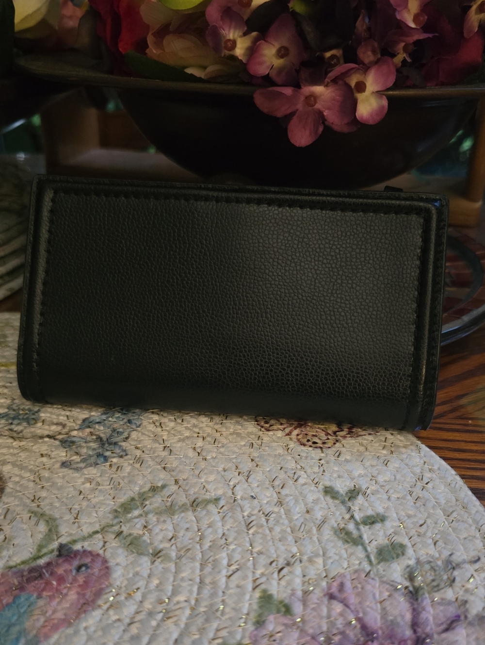 Kate Spade Wallet - Picture 2 of 8